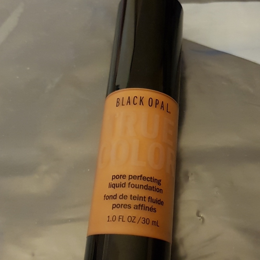 Black Opal Pore Perfecting Liquid Foundation
